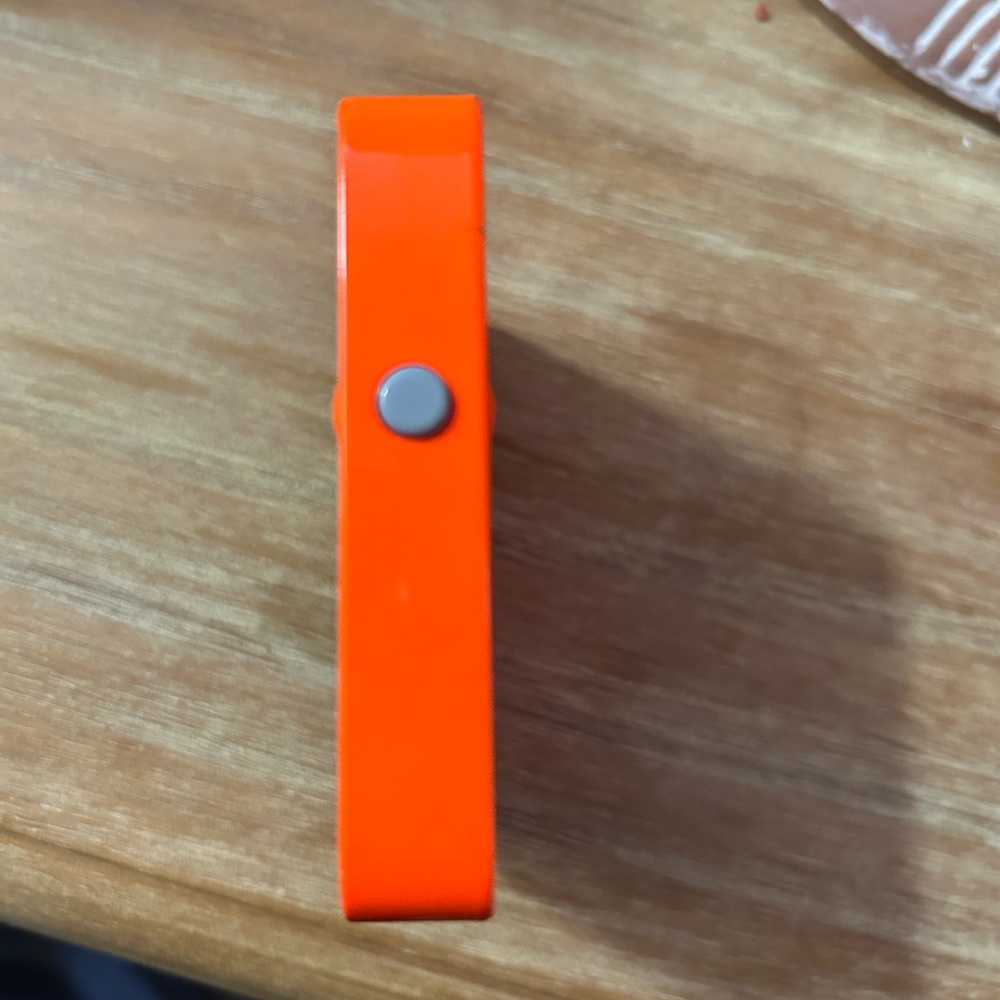 Rabbit r1 ai device - Picture 2 of 3